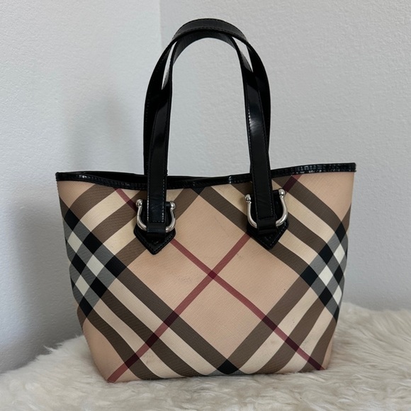 Burberry Handbags - 💯 Authentic Burberry Tote Bag🍀
